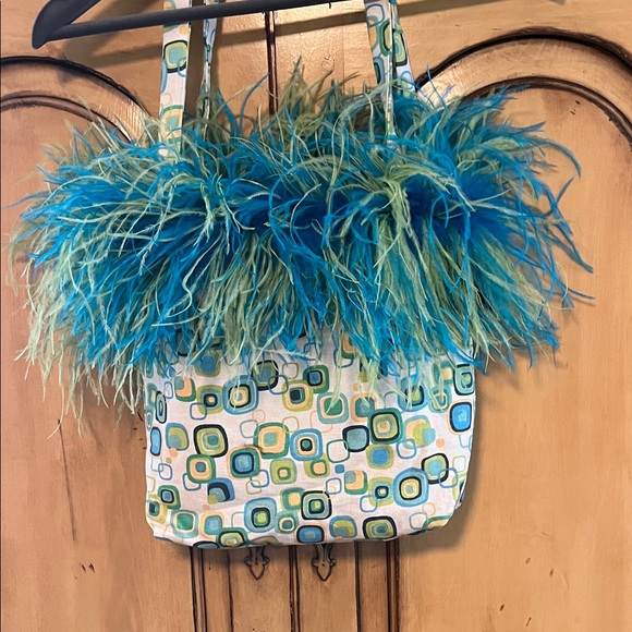 Colorful ReVErsiBLe Feathered Tote Bag - Picture 7 of 7